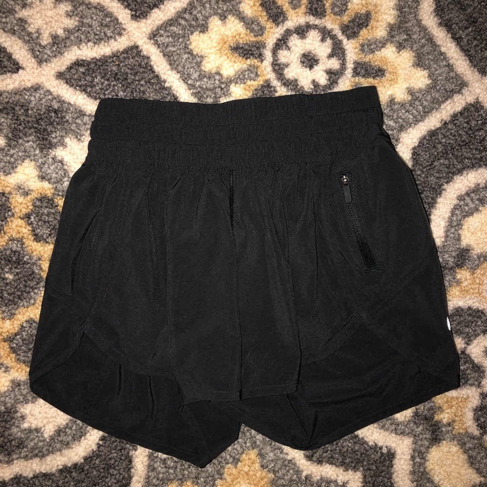 Lululemon Tracker 4” Shorts